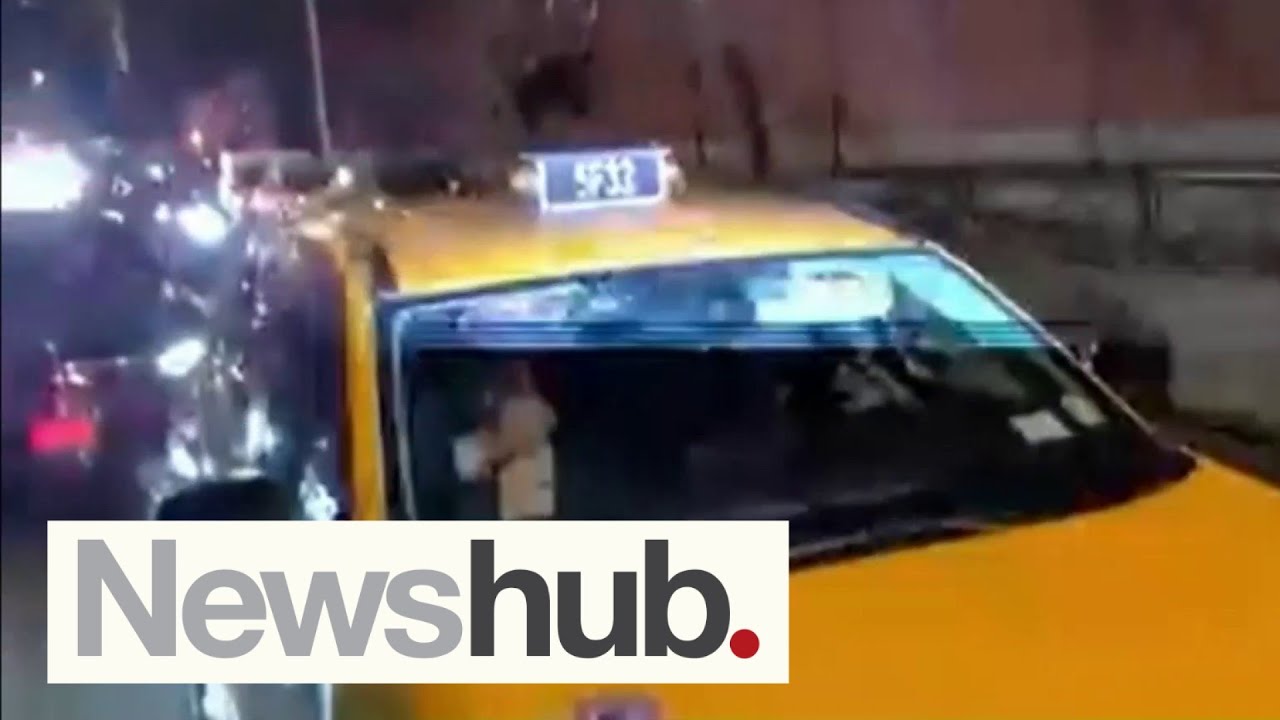 Prince Harry, Meghan chased by 'aggressive' paparazzi in 'near catastrophic' car chase | Newshub