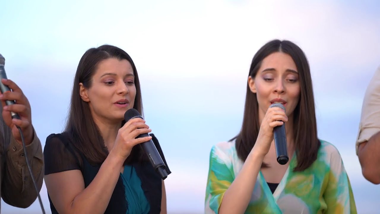 Advent Quartet - Ne aşteaptă un cămin strălucit (live)