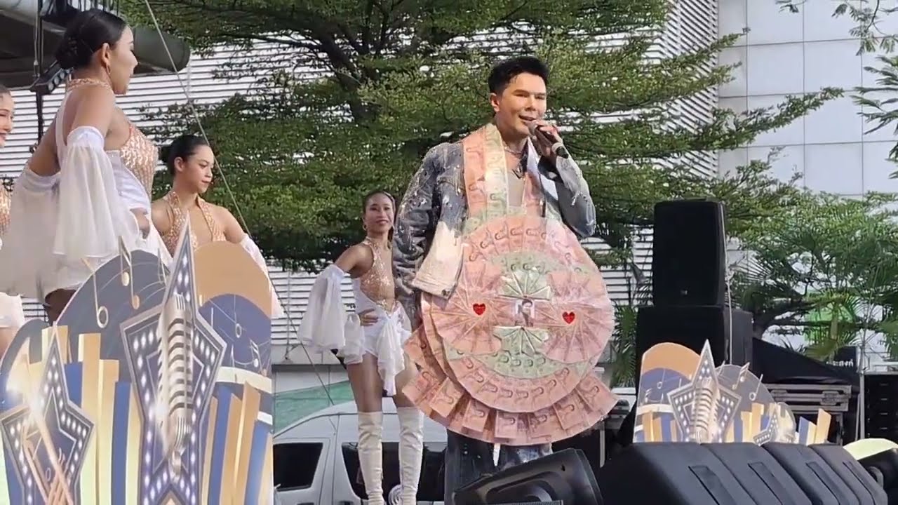 #อิสร์อิสรพงศ์ #แกรมมี่โกลด์ | งานมหานคร CaniWOW “ดนตรีแห่งภูษาศิลป์” ณ ลานอเนกประสงค์ บมจ.อสมท