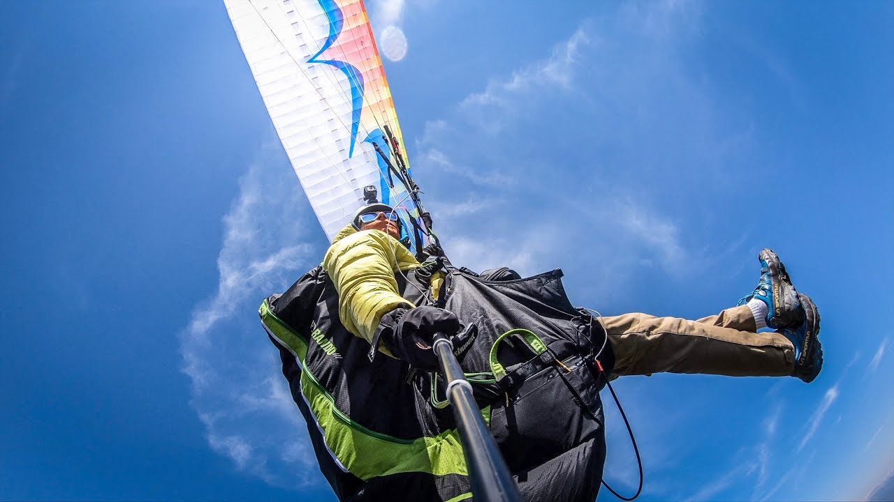 ☝️2 min in the life of a paragliding pilot (in Italy)🇮🇹
