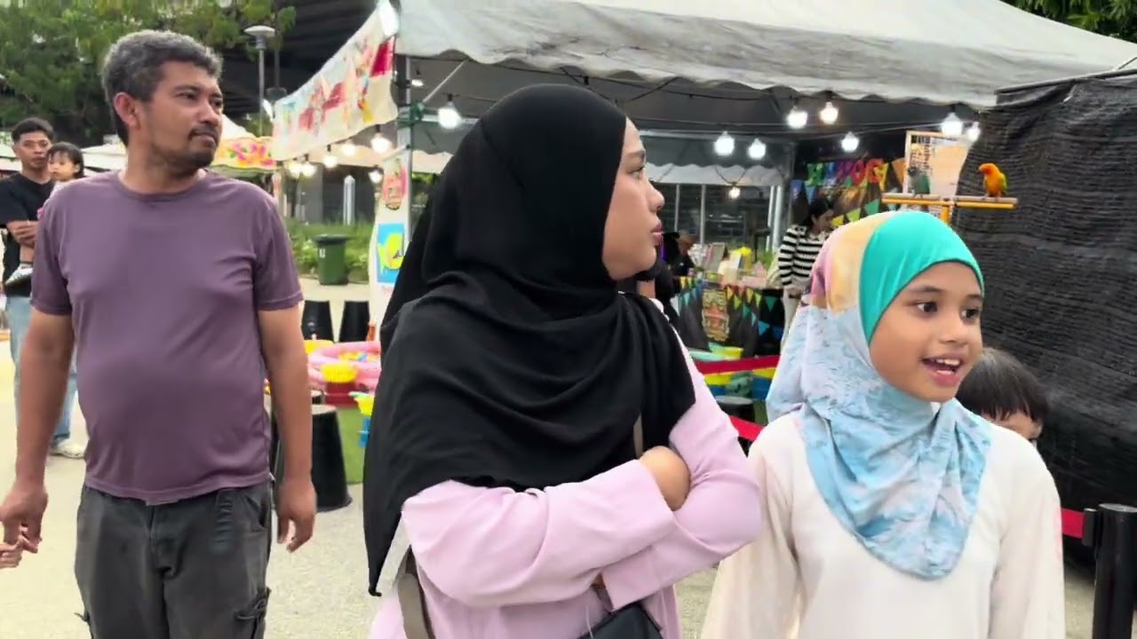 Jalan jalan di bukit jalil