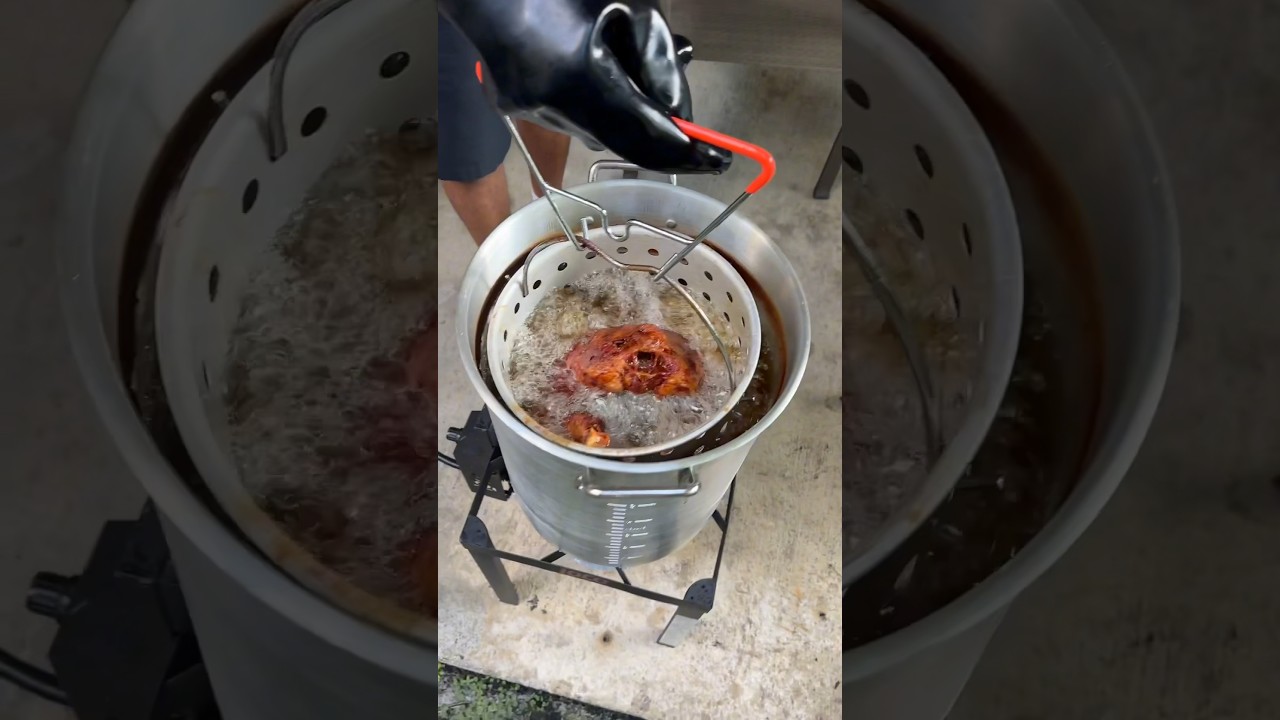 How to Deep Fry a Turkey In 60 Seconds! 👀