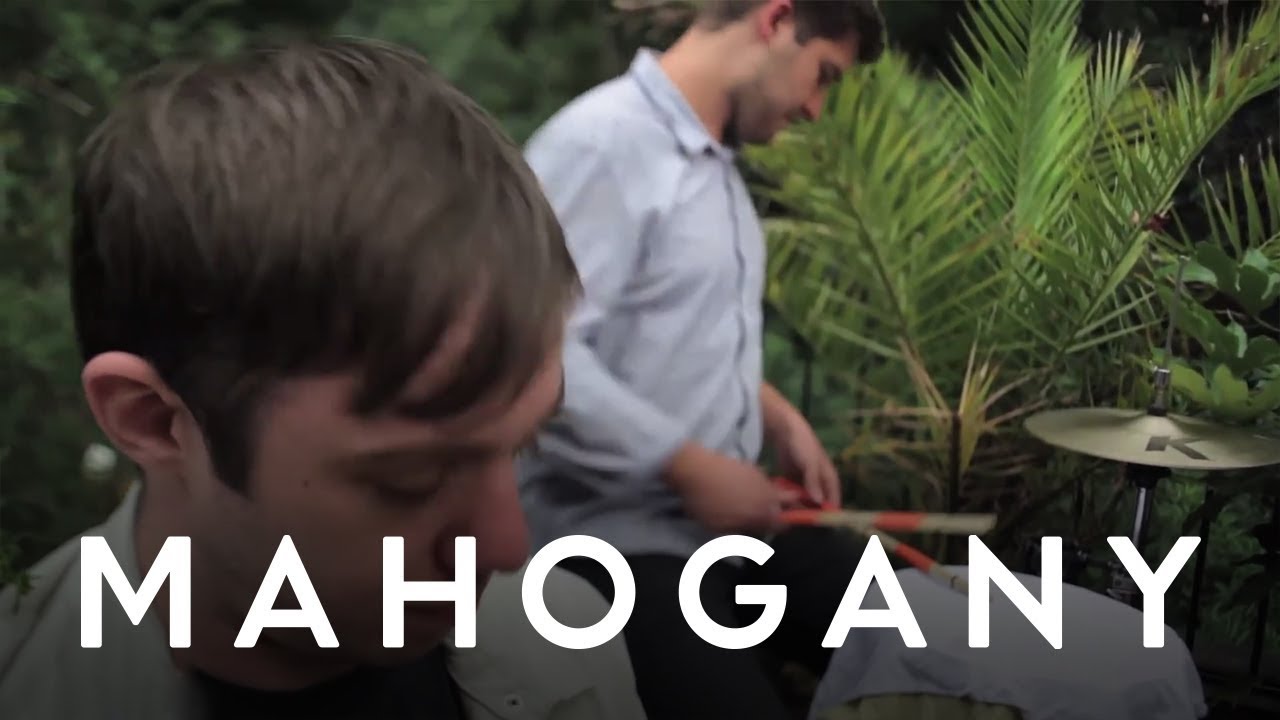 Everything Everything - Schoolin' | Mahogany Session