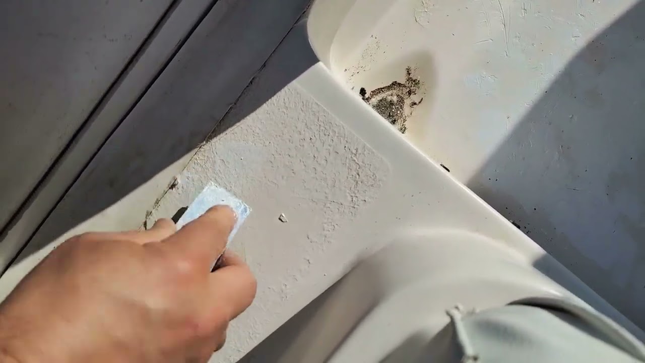 oggi stucco il pavimento del gommone