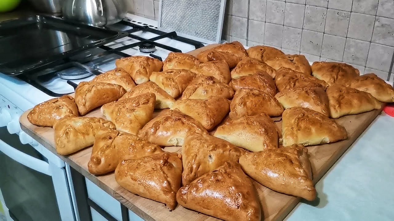 САНЯ ПОКРАСИЛ АРКУ. ИСПЕКЛА 40 Пирожков с мясом.