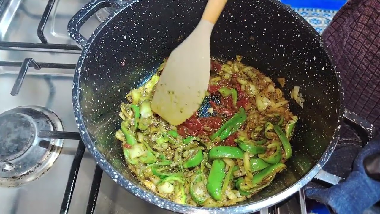 تبسي بالدجاج طعم روعة
