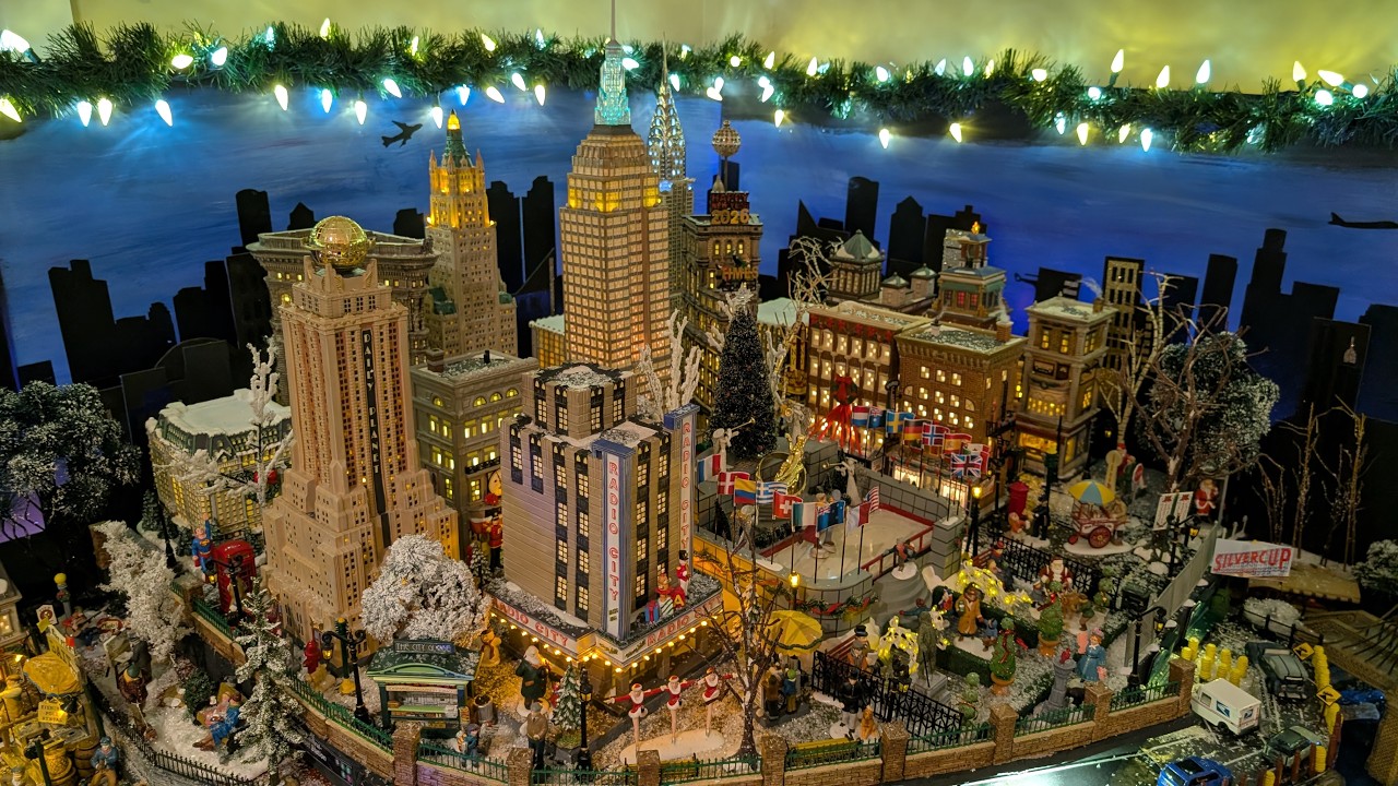 Frendoville 2025 Christmas in The City