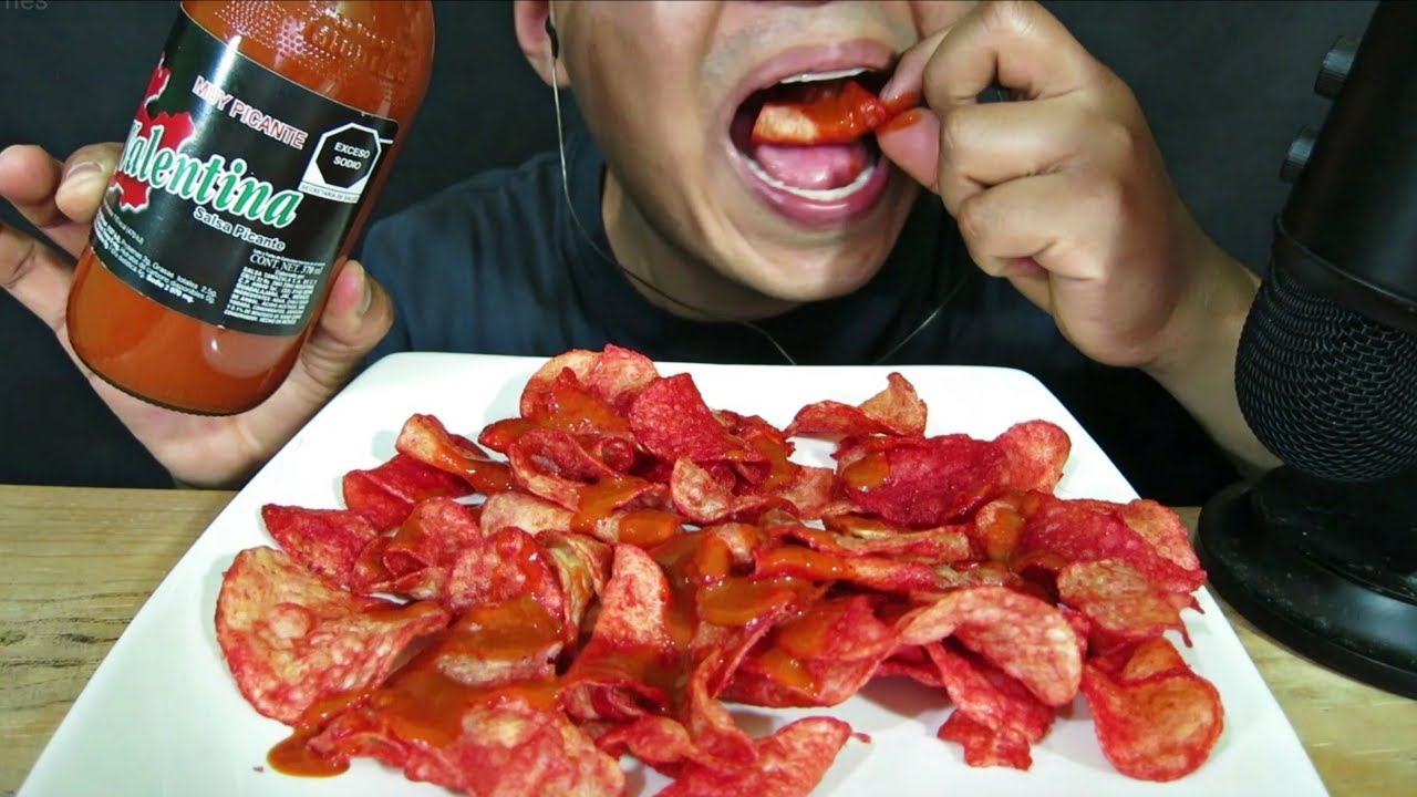 ASMR COMIENDO PAPAS SABRITAS FLAMIN HOT CON SALSA VALENTINA ETIQUETA NEGRA