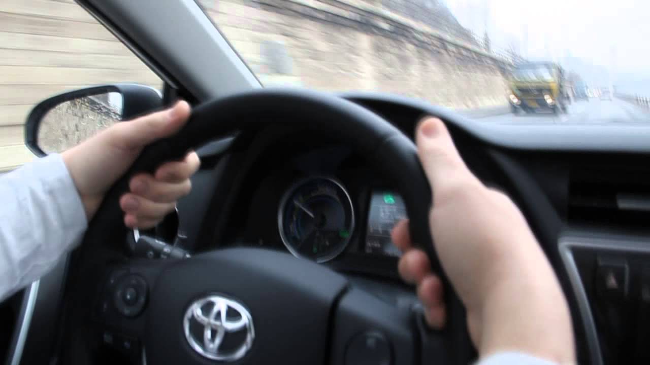 Trabarna - Toyota Auris Hybrid | Vezess TV