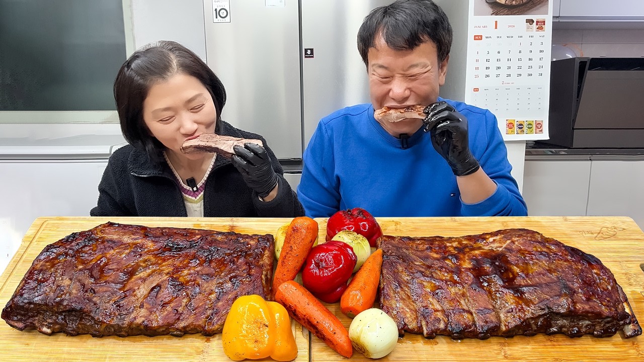 육즙 가득!! 윤기 좔좔~~ 손으로 뜯어야 제맛인 바베큐 폭립 & 아삭한 구운 야채 먹방