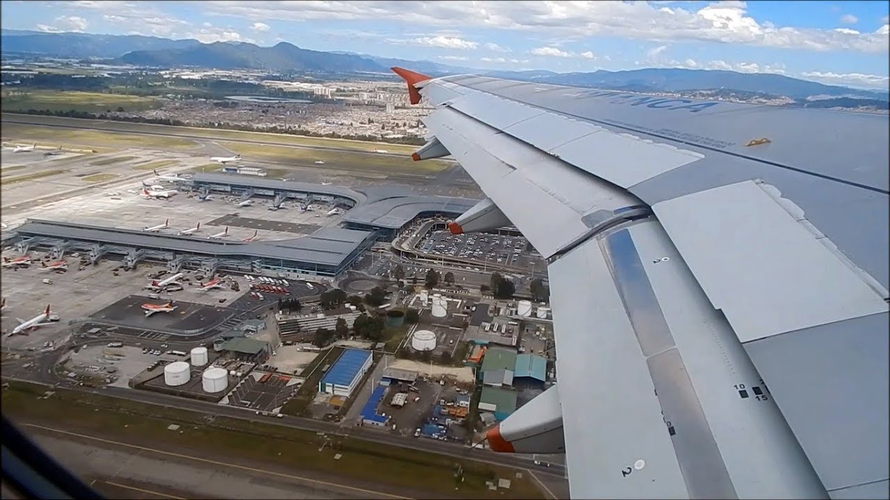 Despegue soleado de Bogota El Dorado en Airbus A318 Avianca