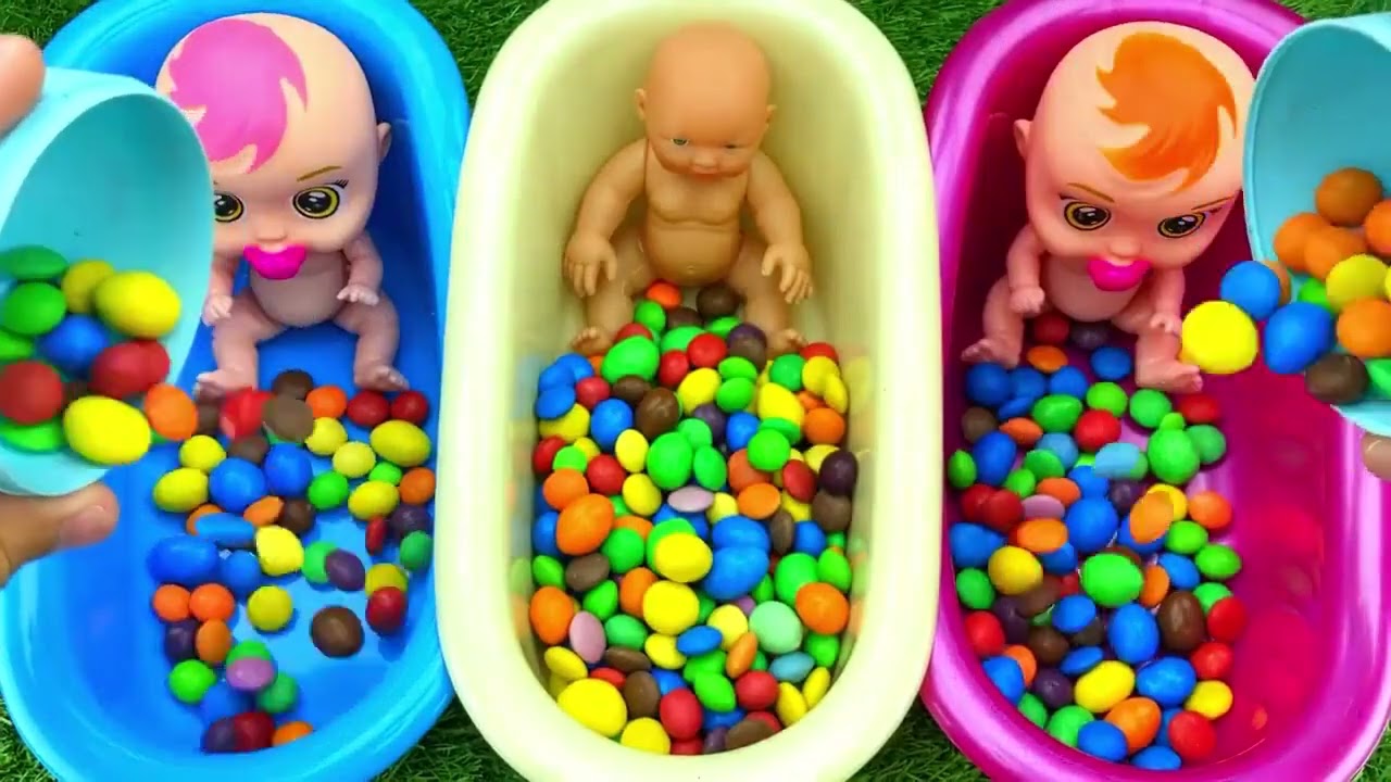 Satisfying.  Mixing Rainbow Candy in 3 BathTubs with Magic Slime Ice Cream & Skittles