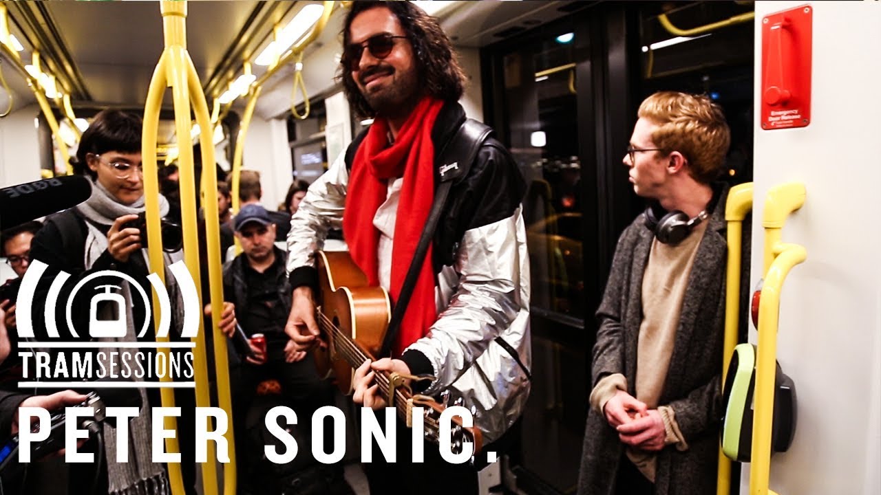 Peter Sonic - Mess Around Your Room | Tram Sessions