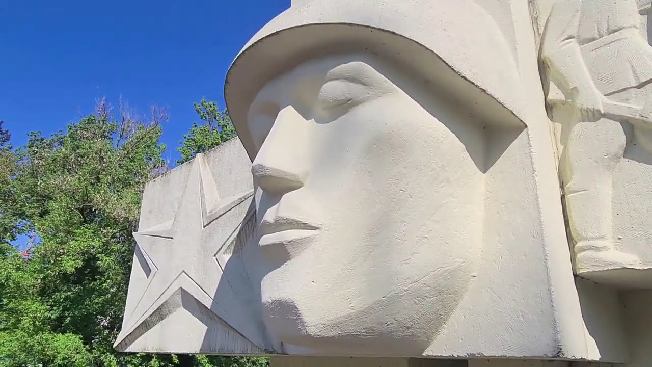💥Люббен. Мемориал советским воинам. ГСВГ. Германия. Sowjetisches Ehrenmal. L&uuml;bben. Germany 2023.