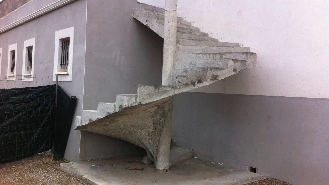 Escalier spirale béton (Time Lapse)