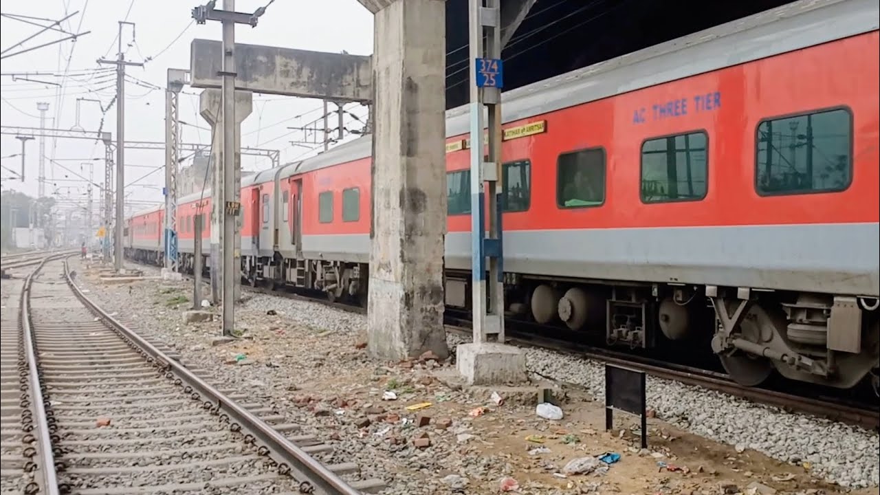 (15707) Amrapali Express (Katihar - Amritsar)