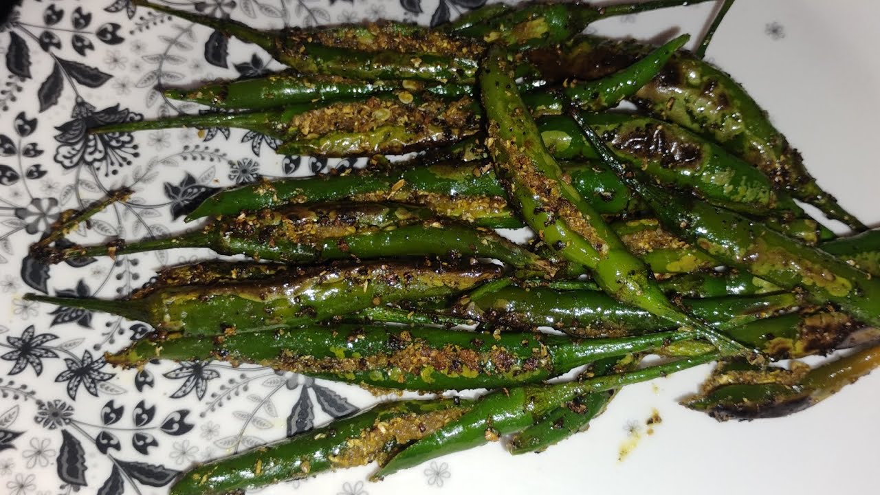 बिना भूख के चार - चार रोटियां खा जाओगे अगर इस तरह बनोगे तवा मिर्च /  tawa mirchi recipe 