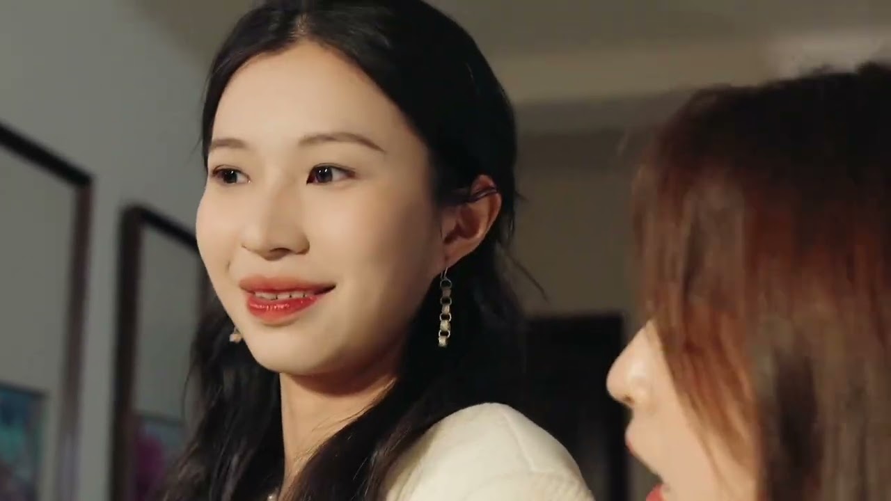 How to Be a Chic & Rich Aunt in the Modern Era