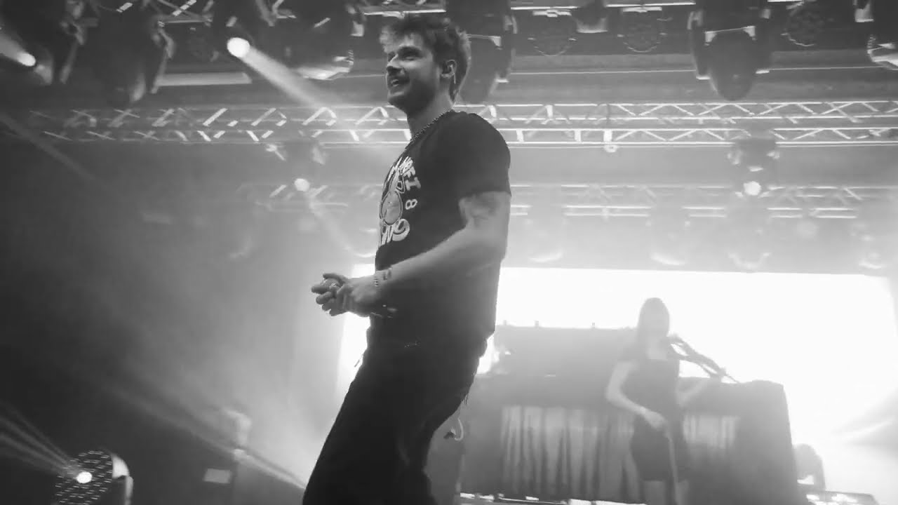 HUNDRED SINS LIVE - 