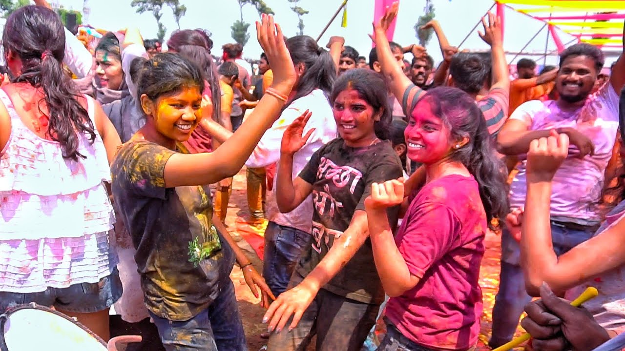 holi Celebrations in Hyderabad |  People Plaza necklace Road Tank Bund  #HoliCelebrationVideos2022