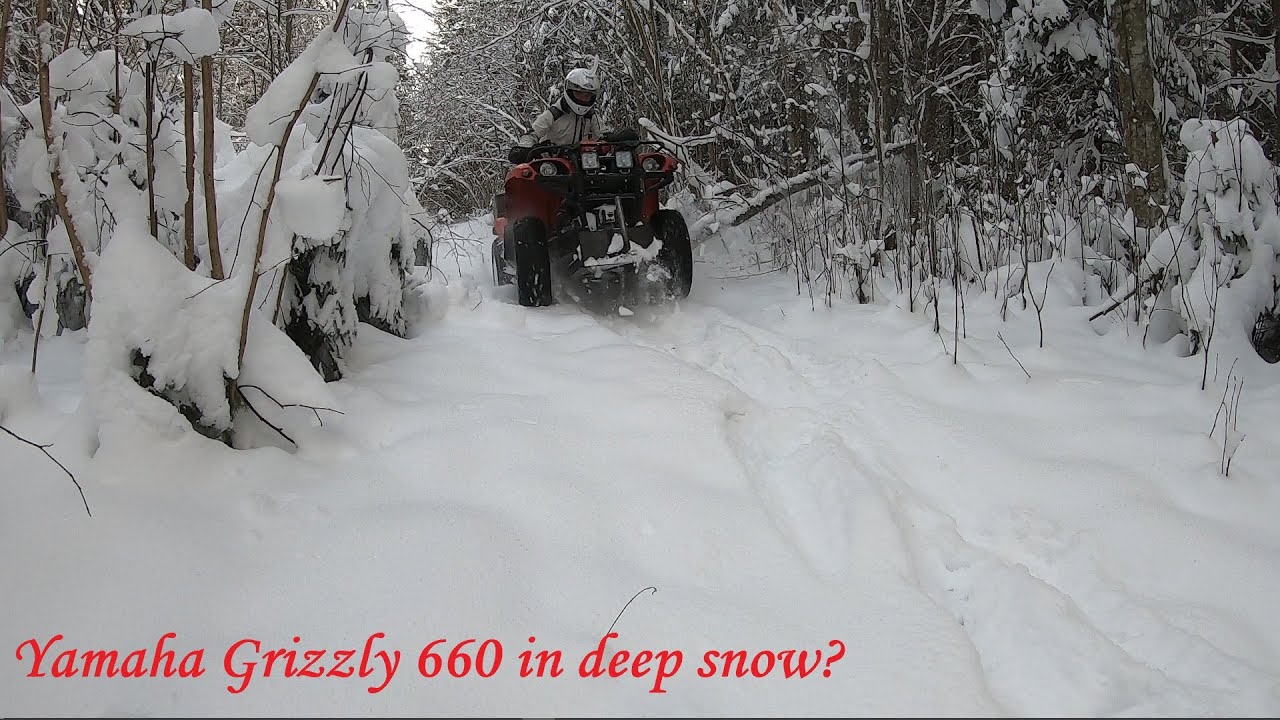 Yamaha Grizzly 660 in deep snow