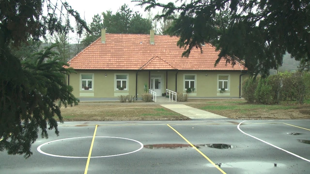 Razgovori pokraj puta - U Ljuticama 9 djaka osnovaca - Obicaji Radjevine