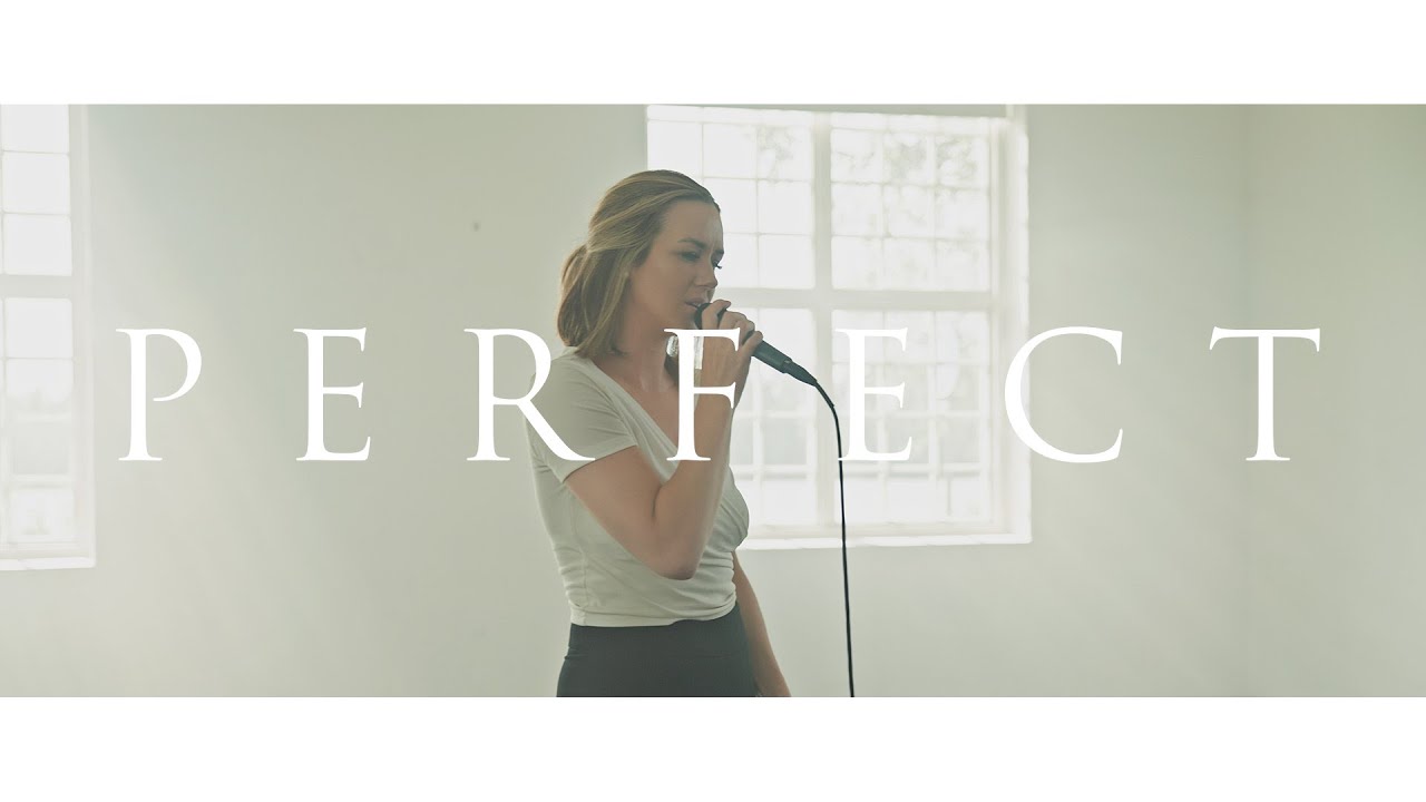 Marina Lundsten - Perfect Music Video 1-take |  A7S III + Samyang 24-70 f2.8