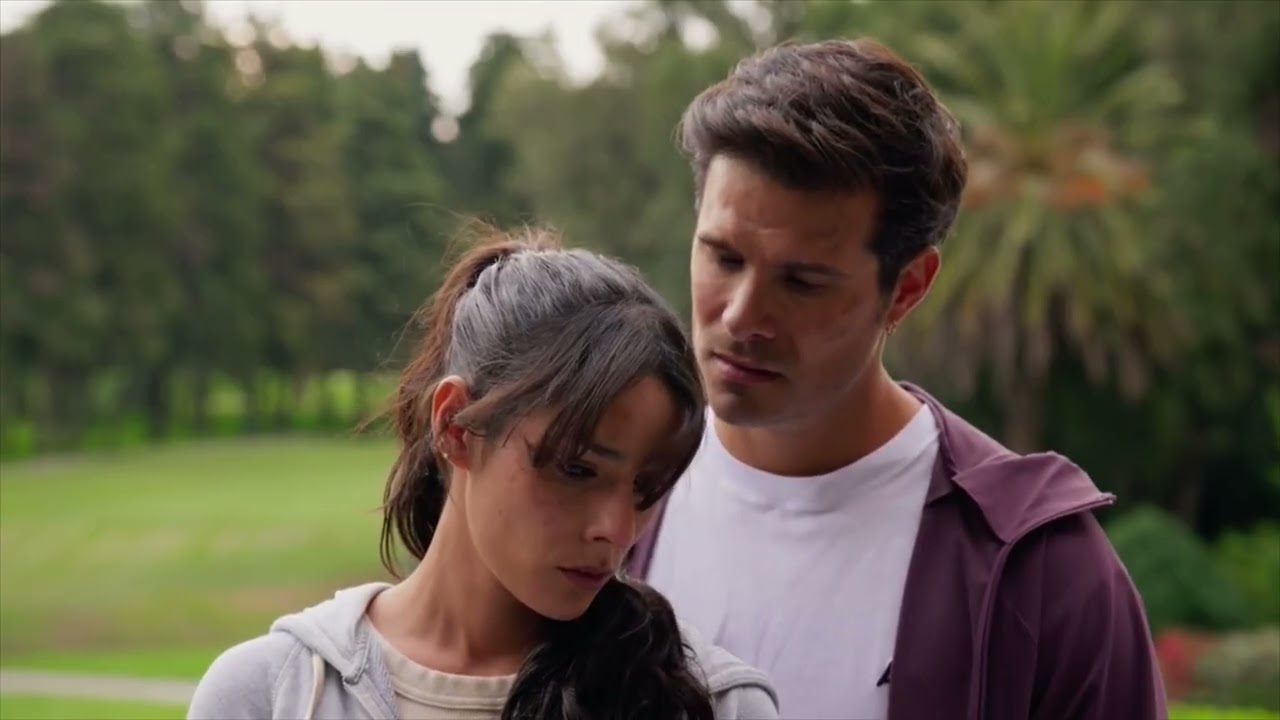 Arturo quiere estar cerca de Valeria | Las Hijas de La Señora García C:10