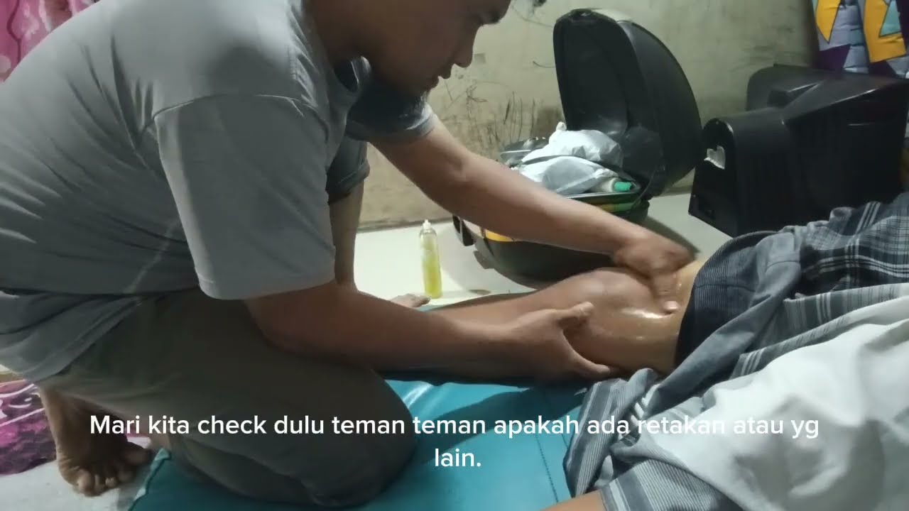 Kedatangan Bapak-bapak habis jatuh terpeleset
