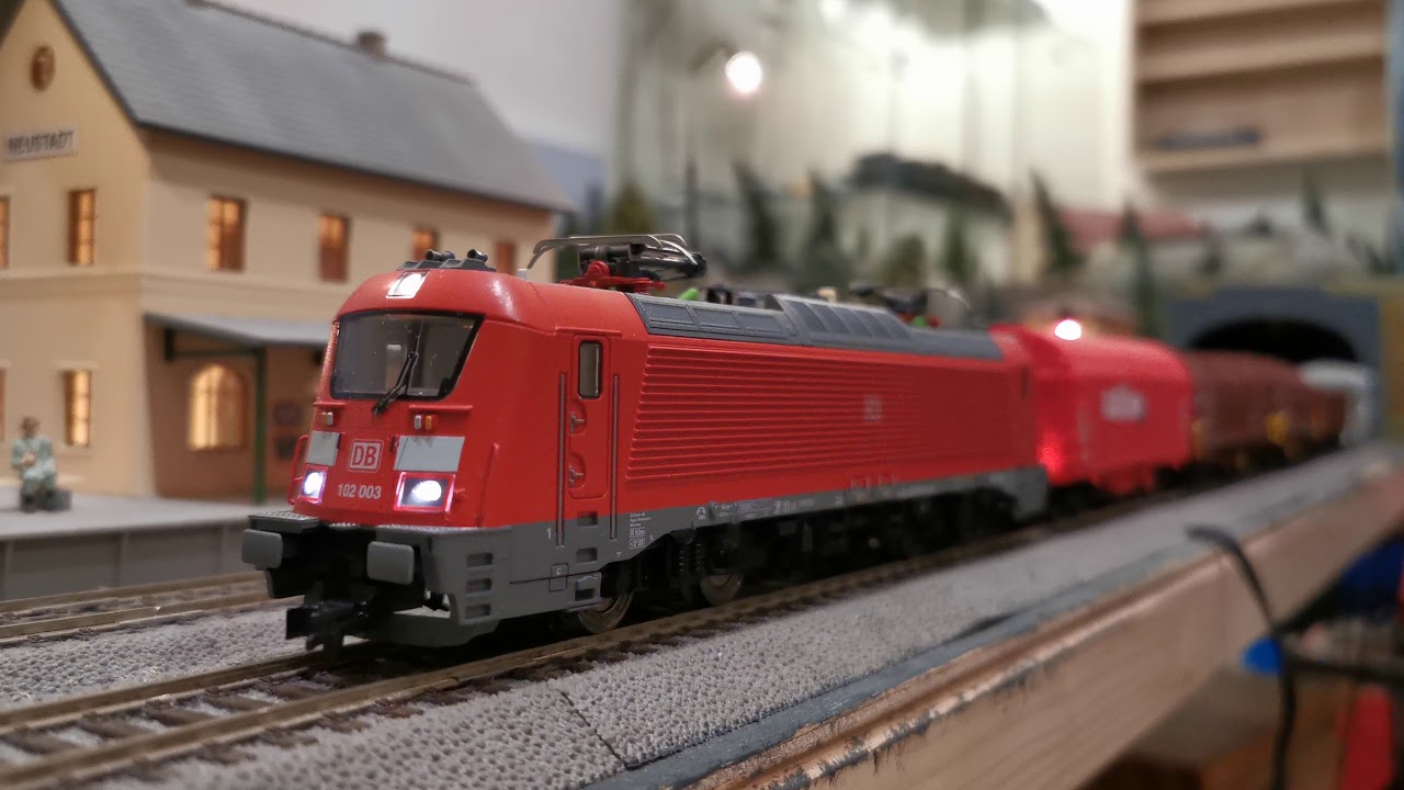 Modelleisenbahn - Deutsche Bahn AG - BR 102 003-1 mit Güterzug