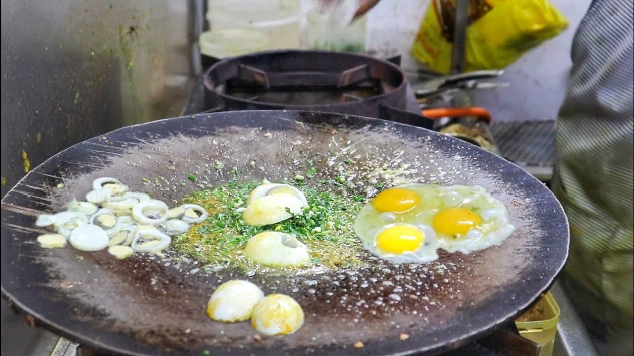 Roadside Biggest Egg Dish Ever | Cheese Egg Green Garden | Egg Street Food | Indian Street Food