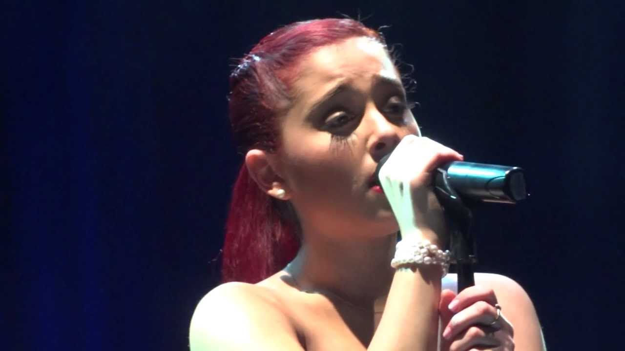 Ariana Grande - 