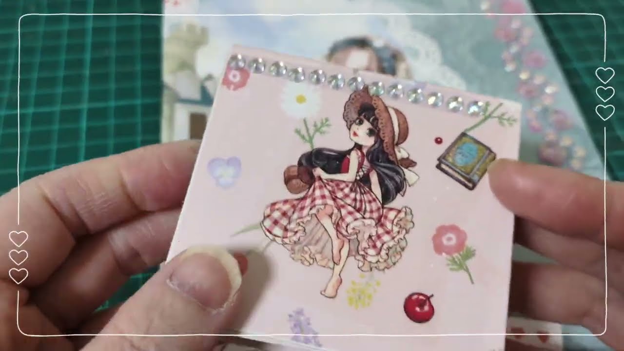 作ったものの紹介です。コート紙で、ノートとクリップ作りました。