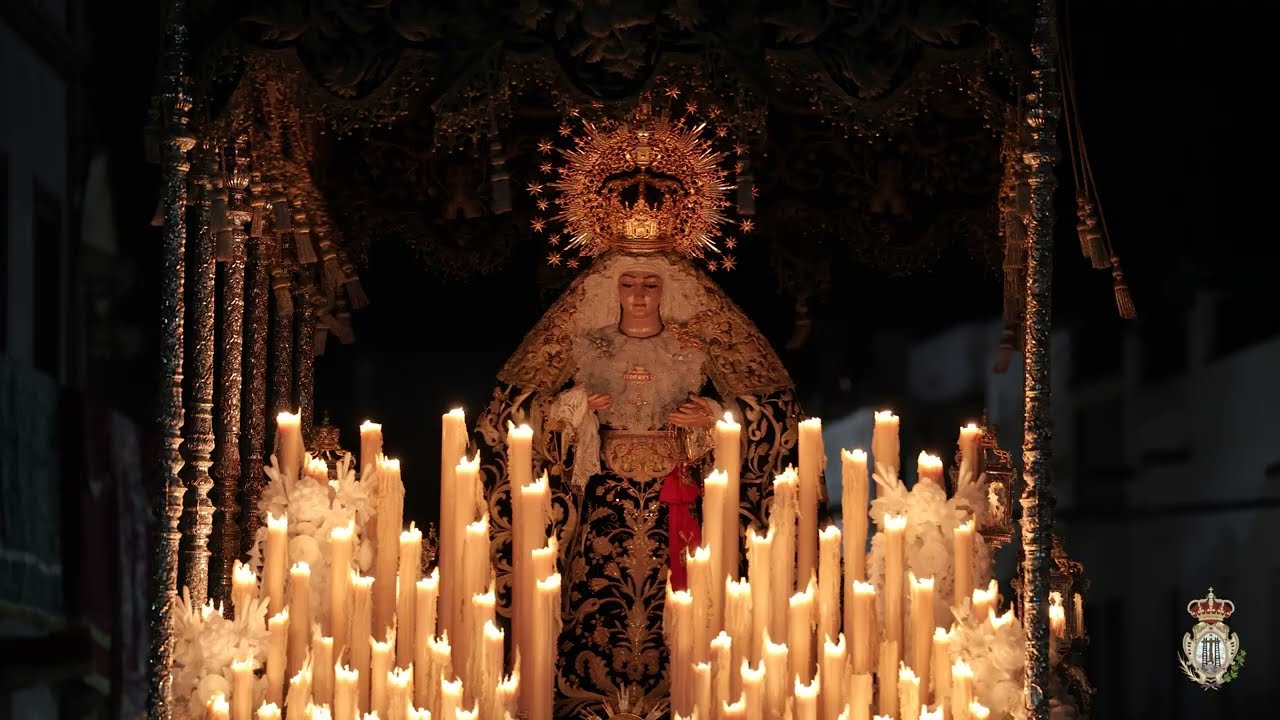 VIERNES SANTO 2025. NTRA. SRA. DE LOS DOLORES EN SU SOLEDAD CORONADA POR LA ANTIGUA PLAZA DE ABASTOS