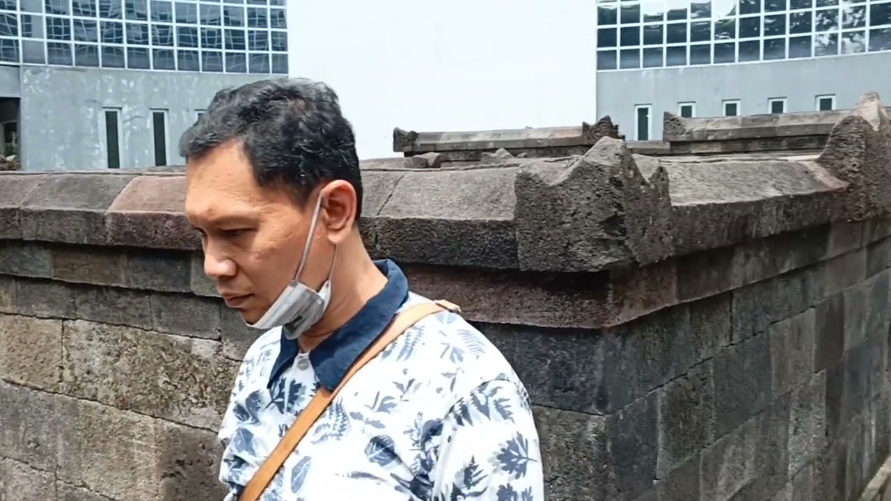 candi UII