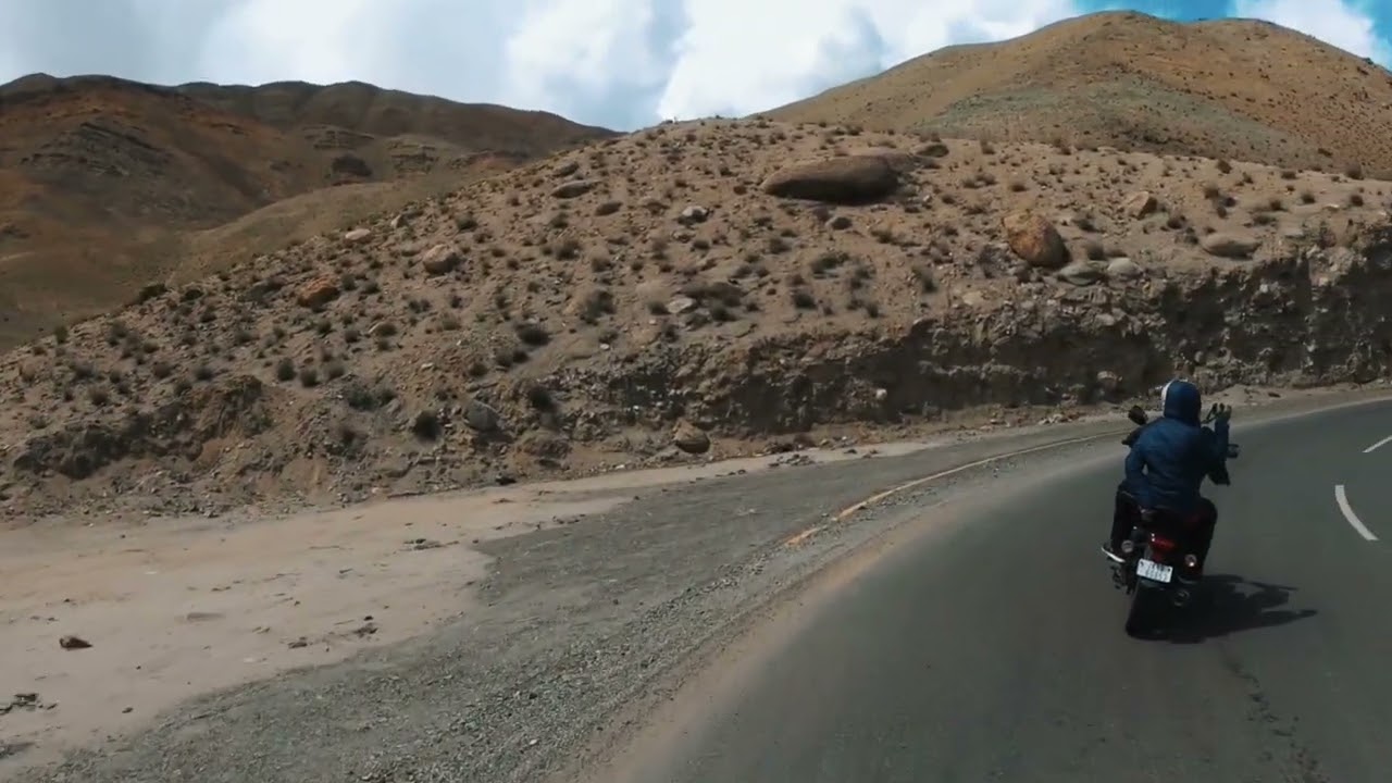 Driving House Beat | Motorcycle Ride Through the Mountains | Roadtripmix