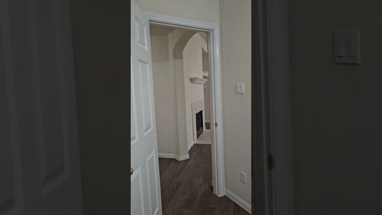 5437 Edgewater Interior