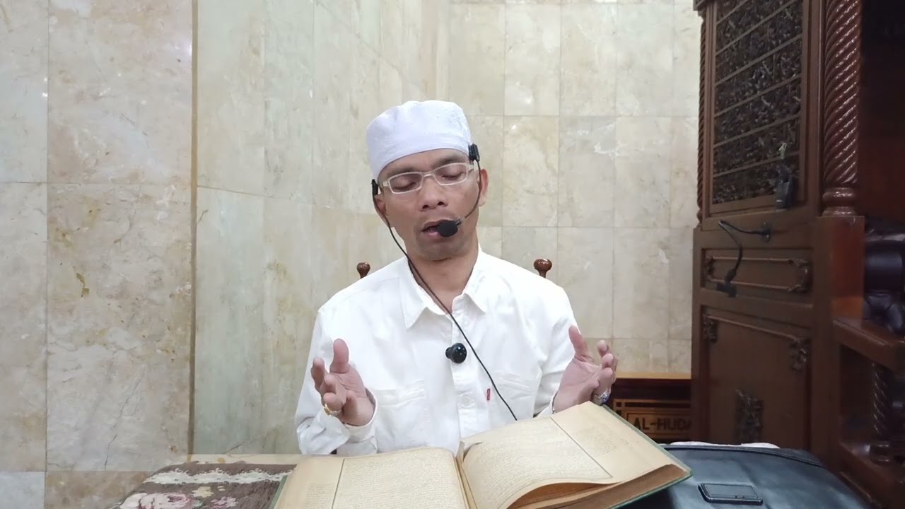 Al Ustadz AHMAD Al BADAWI,menancapkan pohon di atas makam 15 februari 2026