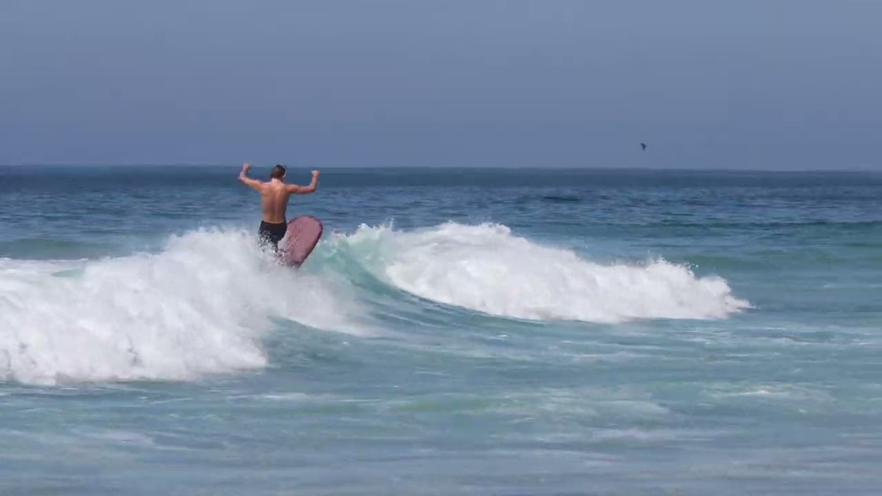 Koby Gilchrist surfing Cardiff Reef