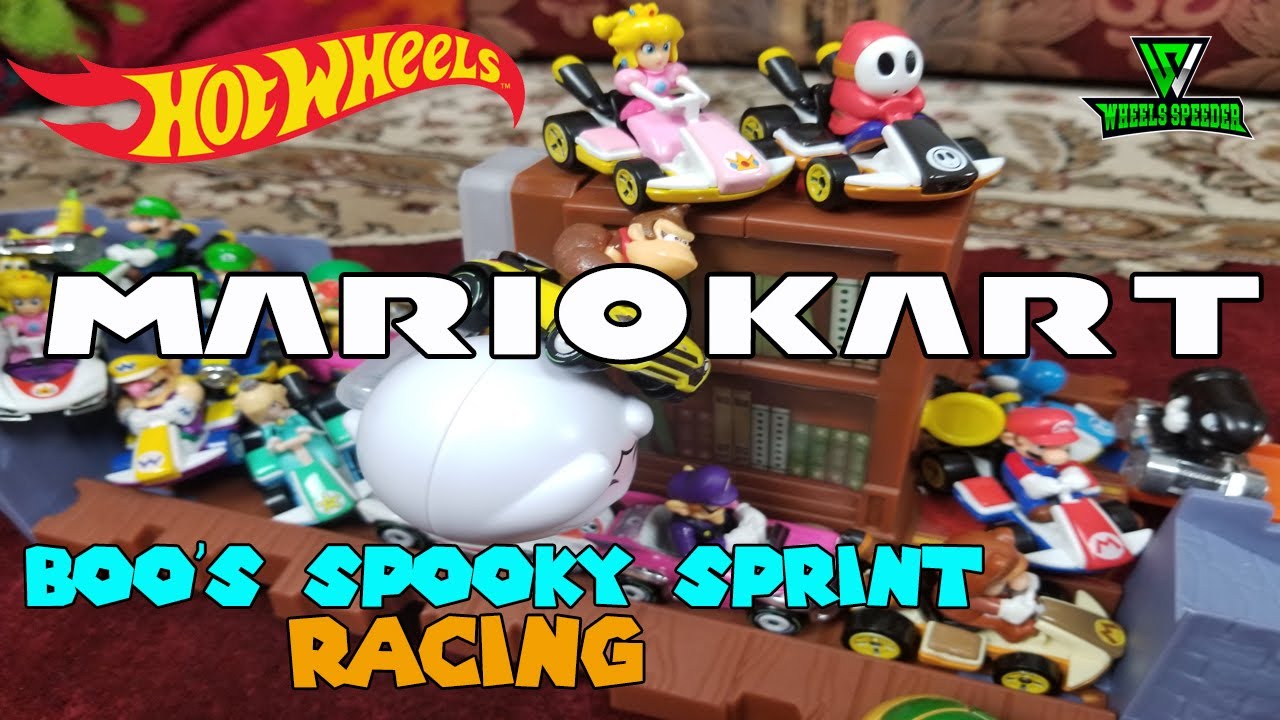 Hot Wheels Mario Kart Boo's Spooky Sprint Racing with 25 karts