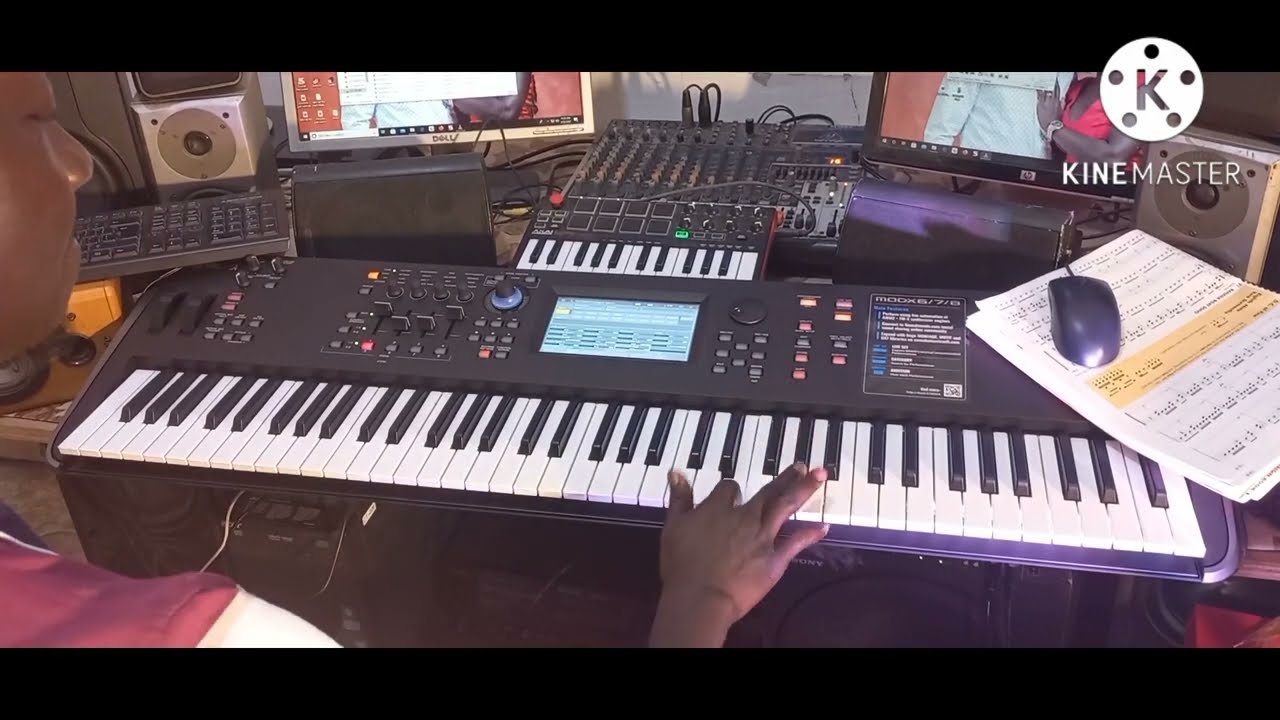 y3de ade3 from daughters of glorious Jesus keyboard lessons 🙌 🙏