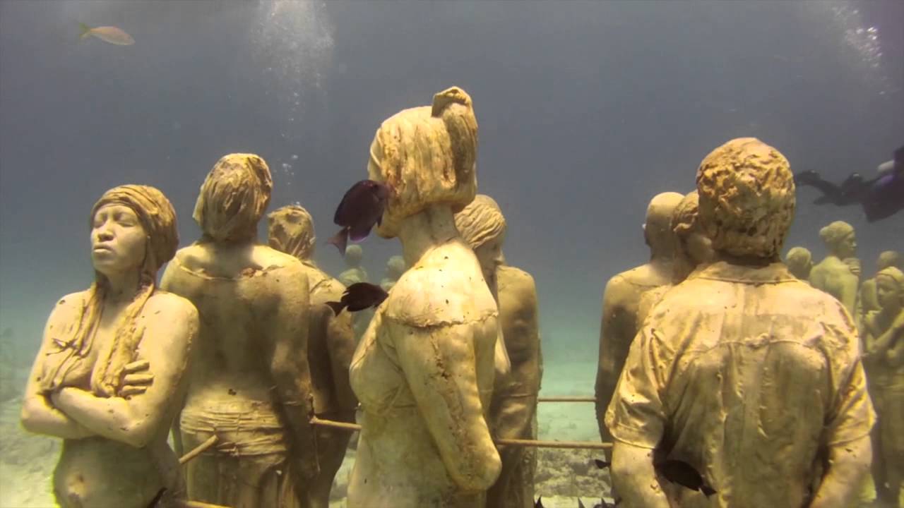 Underwater Museum in Cancun - Liquid Image Wide Angle Scuba Mask Model 324
