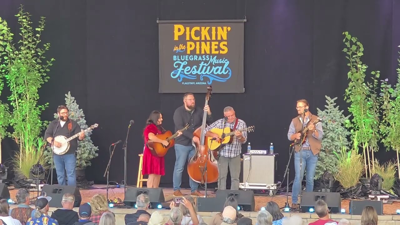 This Bluegrass Gospel Classic Will Move You | Kenny & Amanda Smith LIVE