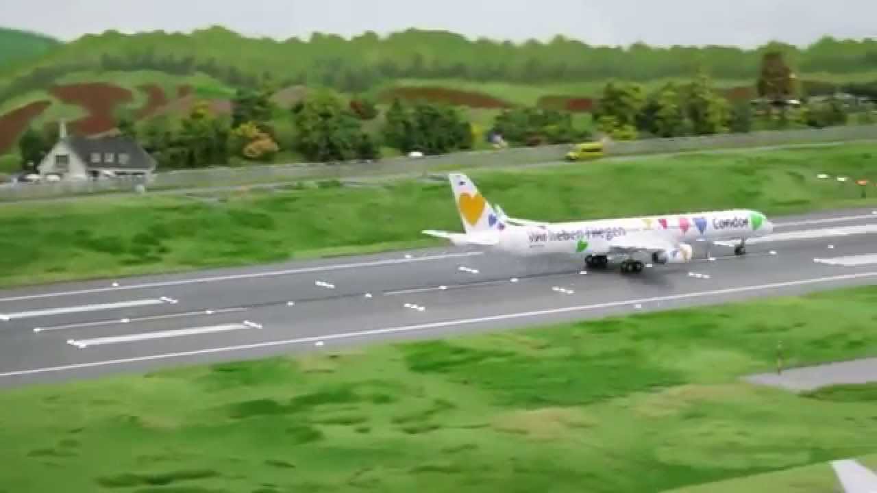 Miniatur Wunderland - Knuffingen airport take-off