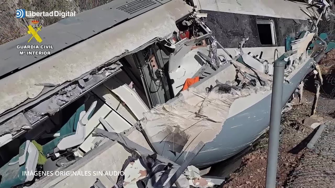 El estado catastrófico de uno de los trenes de Renfe tras el accidente