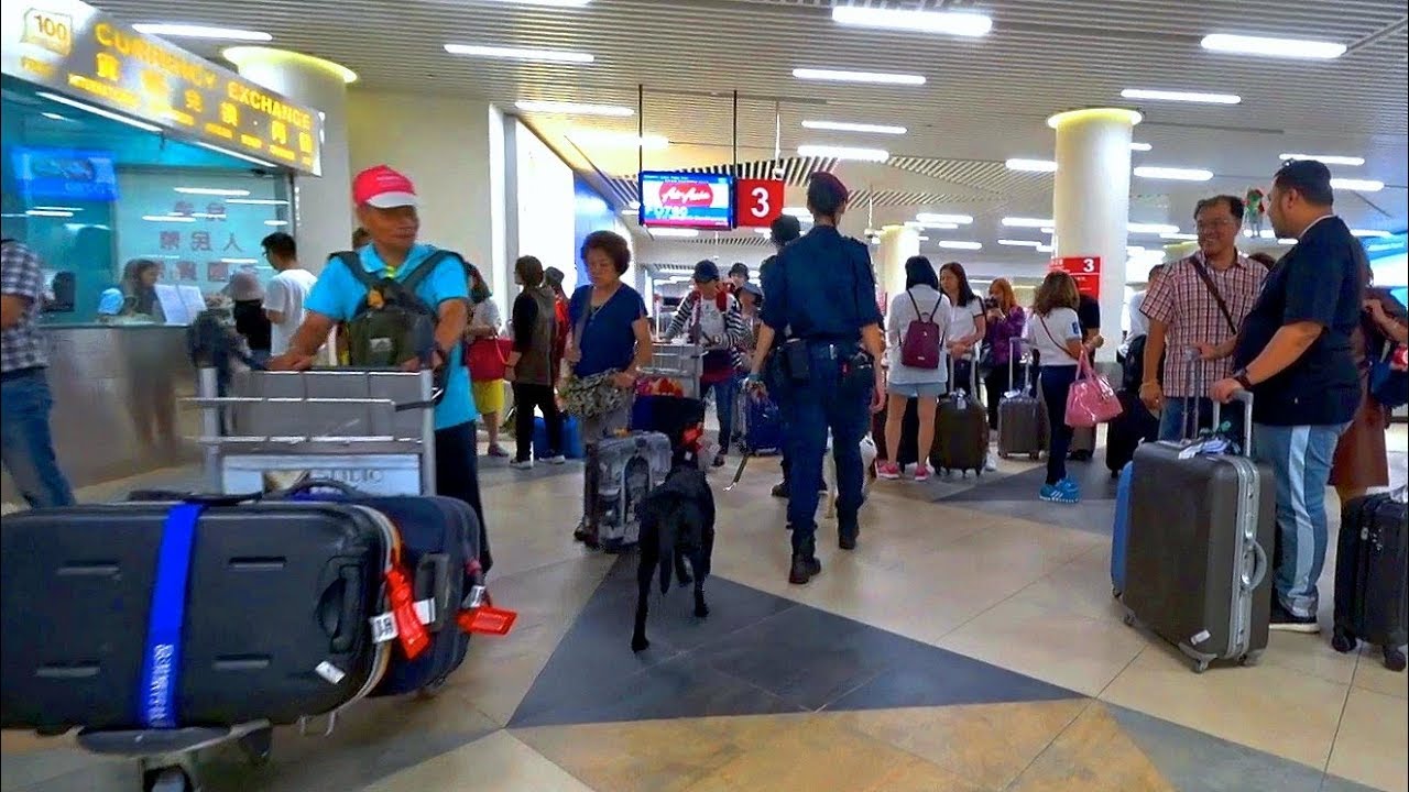 桂林山水情澳門機場提領行李入境 Macau airport (China)