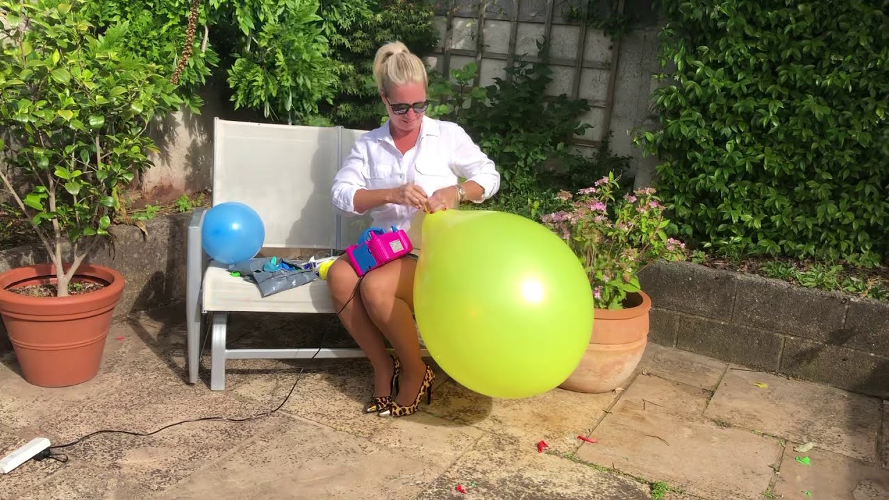 It’s a sunny 😎 size comparison day 😊🎥🎈🎈