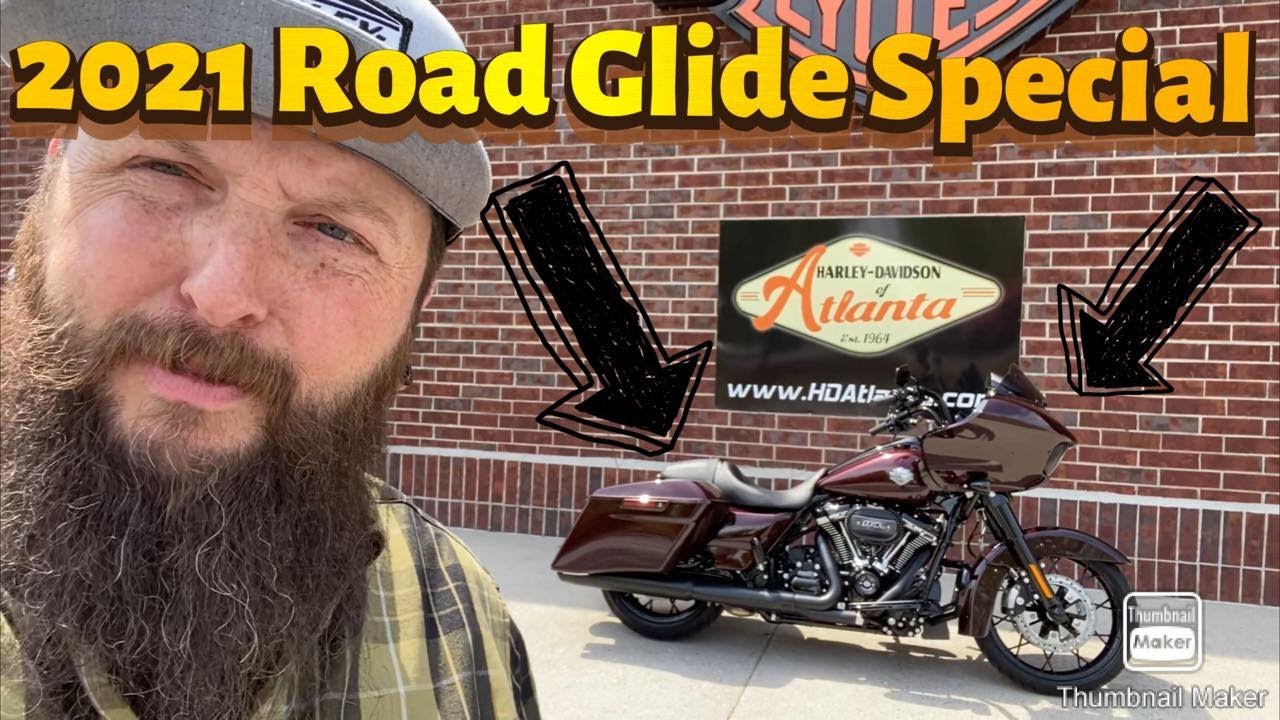 2021 Harley-Davidson Road Glide Special in Midnight Crimson and Black trim! Yes please!