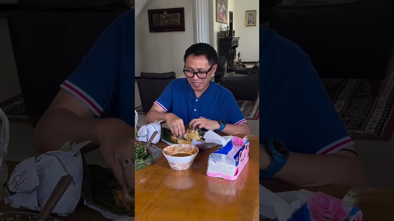 Kalau ke nganjuk, wajib makan nasi pecel ini! #shortvideo #shorts #shortsfeed #ekopatrio