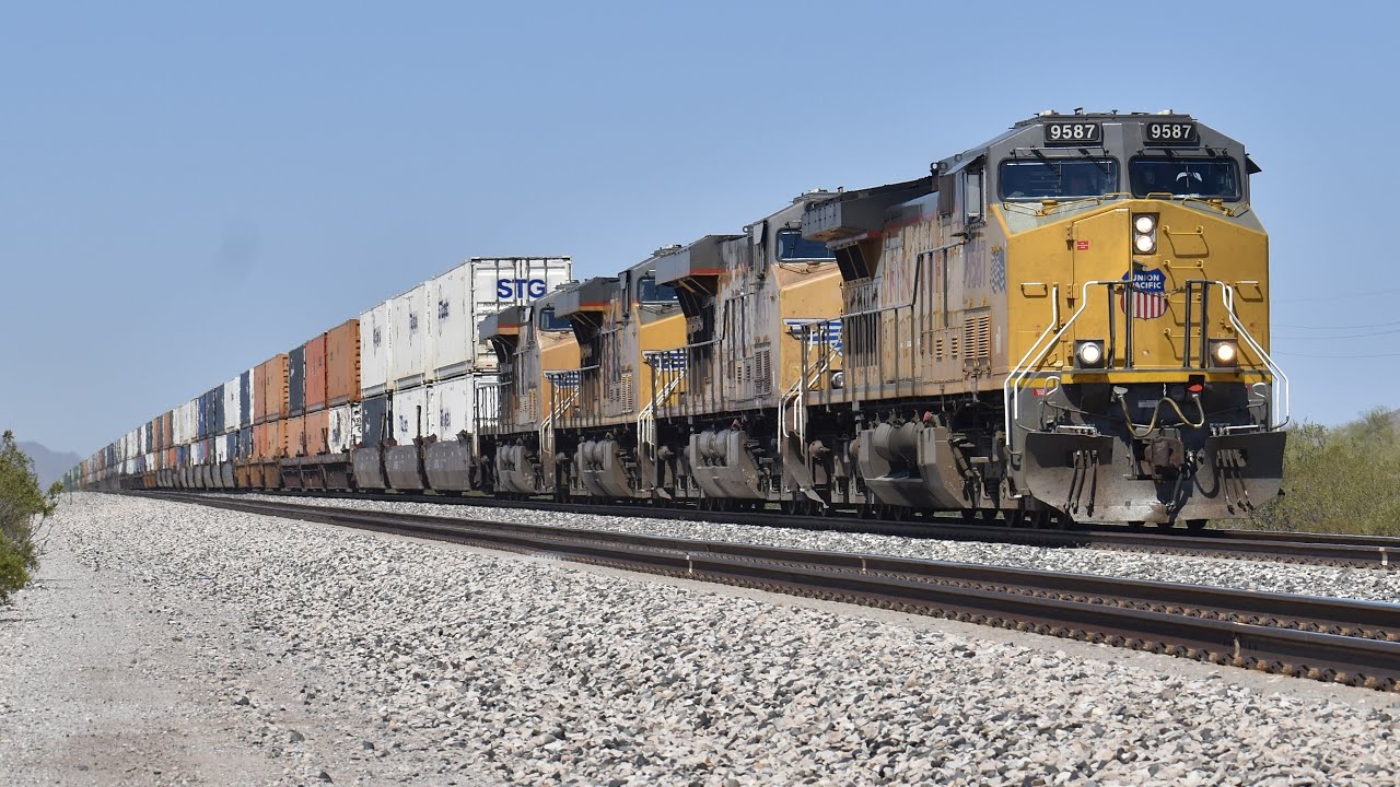 A Morning Westbound Parade on the Gila Subdivision